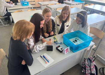 Фото 1 к новости Нижегородские школы приняли участие во Всероссийской акции «Единый Урок метрологии для школьников»